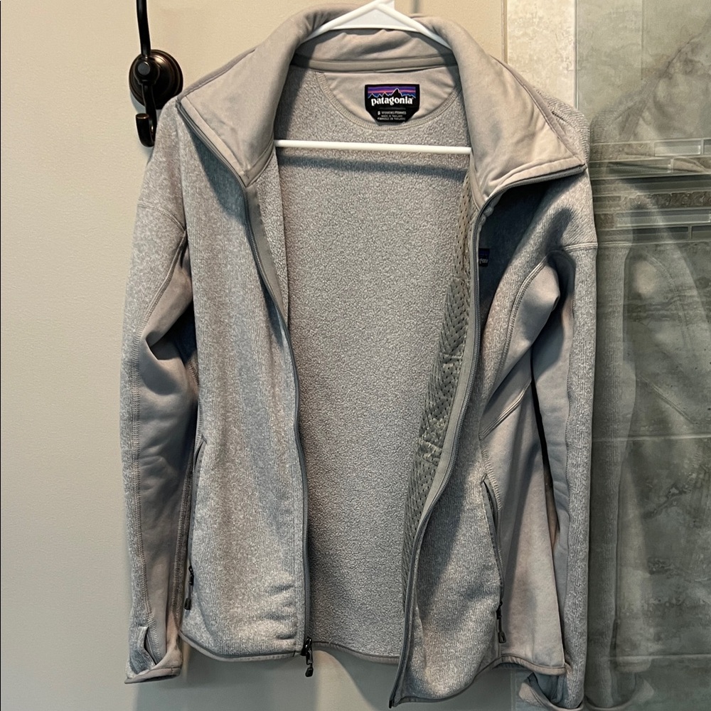 Patagonia Women's Light Gray zip up sweater